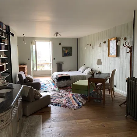 Le Nid De Bed and breakfast