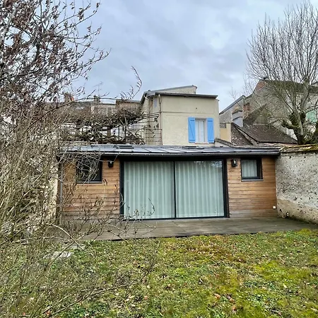 לינה וארוחת בוקר Le Nid De Rochefort-en-Yvelines